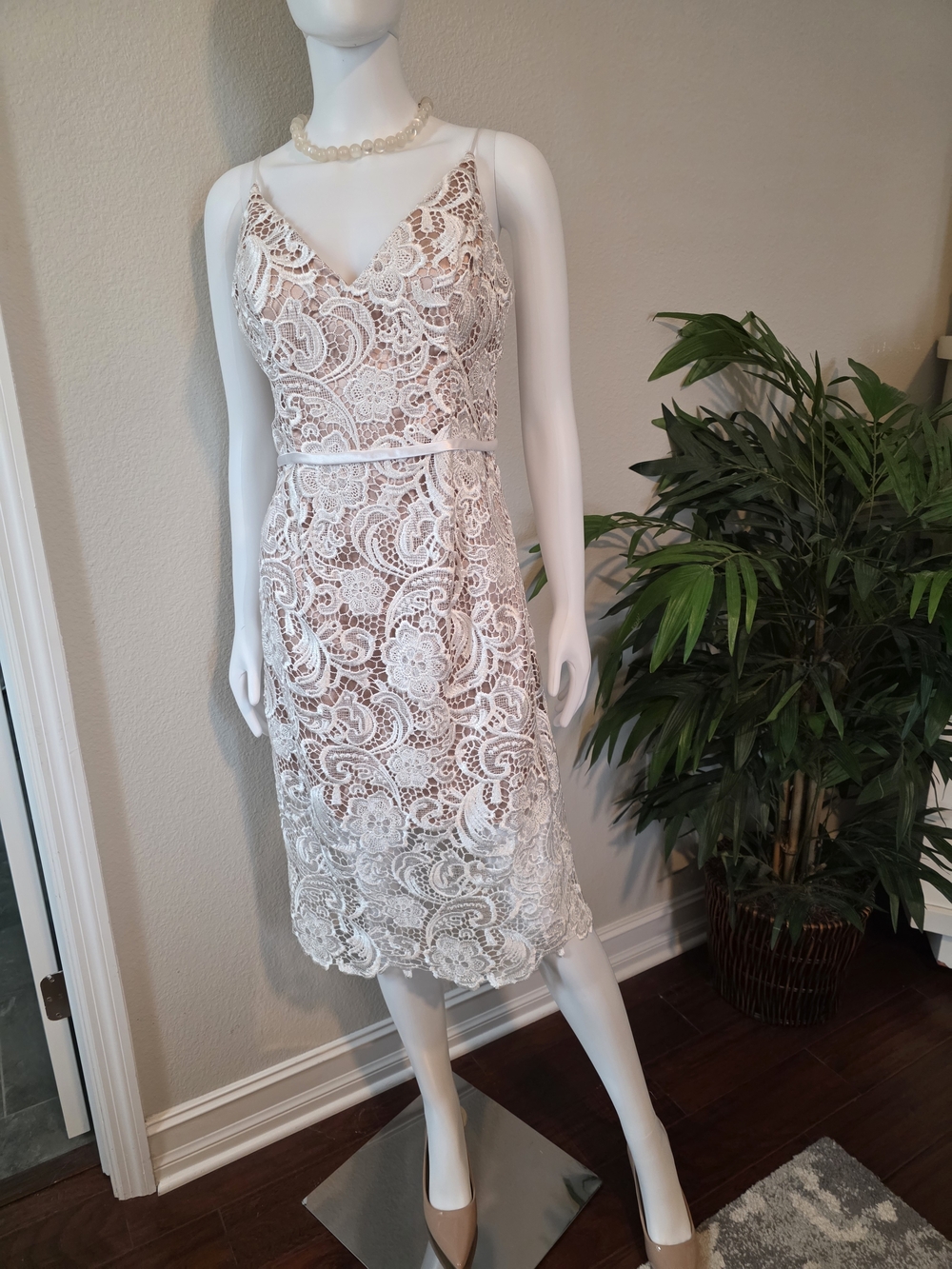 Crochet Ivory Lace w/Nude Lining, V-Neck, Adjustable Spaghetti Strap -Never Worn